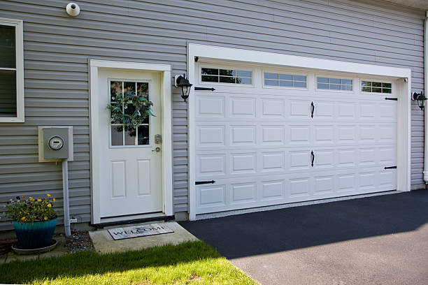 24/7 Emergency Garage Door Panel Replacement experts in Window Rock, AZ